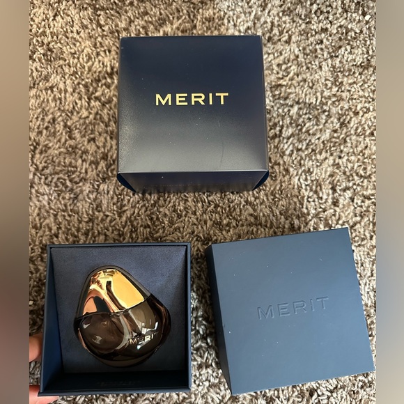 Merit Retrospect perfume (NIB) - Picture 2 of 2